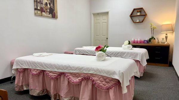 Enjoy a clean, calming space with skilled therapists who care about your comfort and satisfaction. Walk in or book your session today. - Relax. Rejuvenate. Restore.
Step into serenity at Amazing Lotus Spa, where your well-being comes first. Our tranquil massage spa offers luxurious full-body and foot massage stations designed to melt away stress, ease muscle tension, and leave you feeling completely renewed.
✨ Full-Body Massage: Experience head-to-toe relief with personalized techniques tailored to your needs – whether you're looking to unwind, recover, or recharge.
🦶 Foot Massage Stations: Let your feet carry you better – our reflexology-inspired foot massages target pressure points to improve circulation, reduce fatigue, and restore balance.
Enjoy a clean, calming space with skilled therapists who care about your comfort and satisfaction. Walk in or book your session today – your body will thank you. Enjoy a clean, calming space with skilled therapists who care about your comfort and satisfaction. Walk in or book your session today. - Relax. Rejuvenate. Restore.
Step into serenity at Amazing Lotus Spa, where your well-being comes first. Our tranquil massage spa offers luxurious full-body and foot massage stations designed to melt away stress, ease muscle tension, and leave you feeling completely renewed.
✨ Full-Body Massage: Experience head-to-toe relief with personalized techniques tailored to your needs – whether you're looking to unwind, recover, or recharge.
🦶 Foot Massage Stations: Let your feet carry you better – our reflexology-inspired foot massages target pressure points to improve circulation, reduce fatigue, and restore balance.
Enjoy a clean, calming space with skilled therapists who care about your comfort and satisfaction. Walk in or book your session today – your body will thank you.