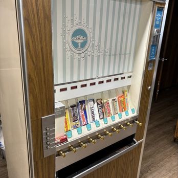 7th Street Market - working, coin-operated, candy machine (coolest thing in the restaurant) - Fish & Chips Near Me - Paragould, Arkansas 7th Street Market - working, coin-operated, candy machine (coolest thing in the restaurant) - Fish & Chips Near Me - Paragould, Arkansas