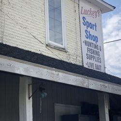 Luckey's Sports Shop - Big bait shop right on US 2.