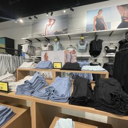 Gilly Hicks