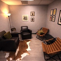 Klarisana - Ketamine Treatment Centennial - Consultation room.