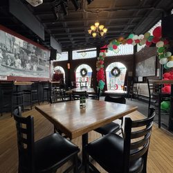Silver Street Tavern - Love the character in this place!