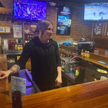 Crow's Nest - Bartender - Sports Bars Near Me - Nashville, Tennessee