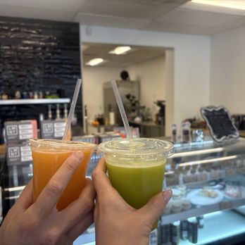 Apple Berries Juice Bar - Juice - Juice Bars & Smoothies Near Me - Chelan, Washington Apple Berries Juice Bar - Juice - Juice Bars & Smoothies Near Me - Chelan, Washington