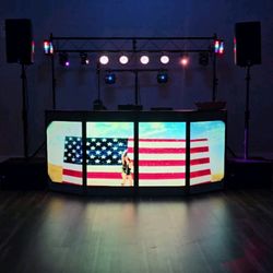 Fan Mob Entertainment - Video Facade is available to show music videos, slideshows, monograms, and more.