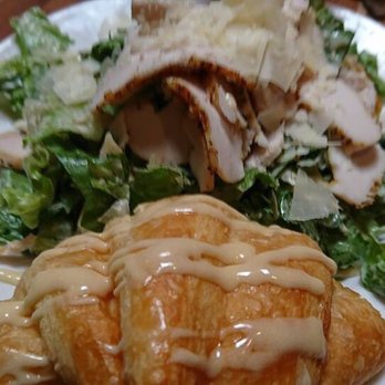 Cheddar's Scratch Kitchen - The croissant melted in my mouth - American Near Me - Allen, Texas