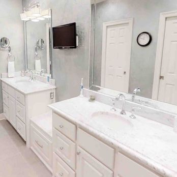 Susannah Fielder - McKee Realty - Marble gives a sense of luxury as if in an upscale luxury hotel. - Real Estate Agents Near Me - Flowood, Mississippi