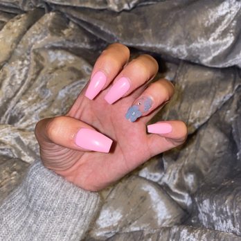 QL Nails - Left hand - Nail Salons Near Me - Aurora, Colorado