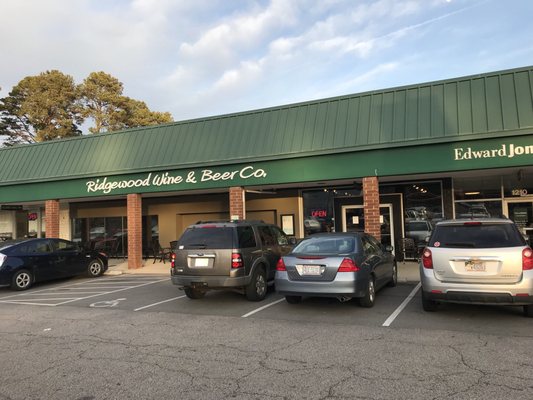 Ridgewood Wine & Beer Co. by null