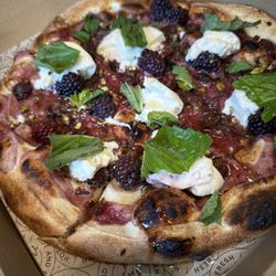 P!ZZA - Blackberry pistachio special