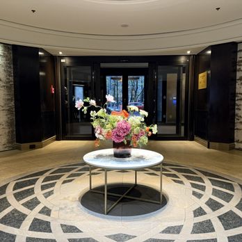 Intercontinental Montréal - Welcome lobby at street level - Hotels Near Me - Montreal, Quebec Intercontinental Montréal - Welcome lobby at street level - Hotels Near Me - Montreal, Quebec