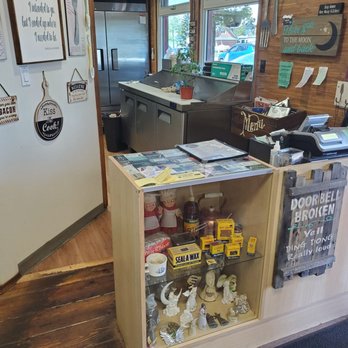 Mamas In the Kitchen - Diners Near Me - Alberta Beach, Alberta