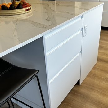 Plamar USA - 2 cm Calacatta Goa quarts island - Countertop Installation Near Me - Union City, California
