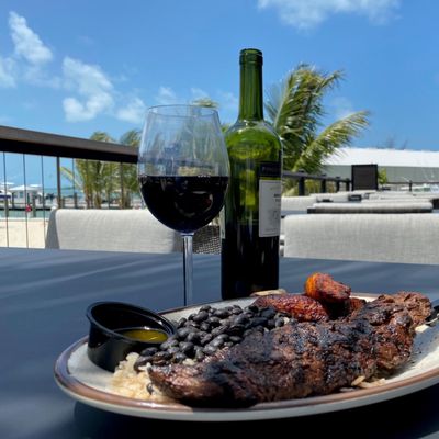 Oceanside Safari Restaurant & Lounge by null