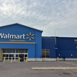 Walmart - Front door-Walmart Renfrew