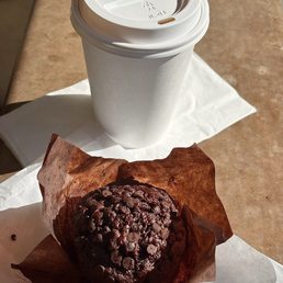Vanilla latte , chocolate vegan muffin Vanilla latte , chocolate vegan muffin