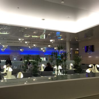 Finnair Premium Lounge - A very nice lounge - Airport Lounges Near Me - Vantaa, 18