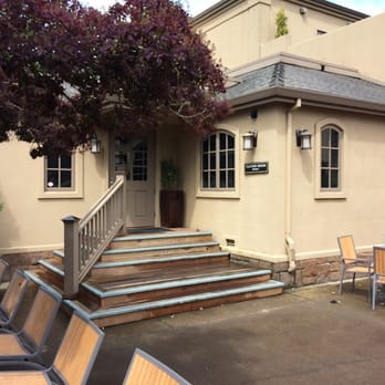 Archery Summit - Tasting room entrance - Wine Tours Near Me - Dayton, Oregon