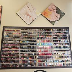Stone Nails salon - Polish wall