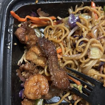 P.F. Chang's - Signature low mein - Asian Fusion Near Me - Cerritos, California P.F. Chang's - Signature low mein - Asian Fusion Near Me - Cerritos, California