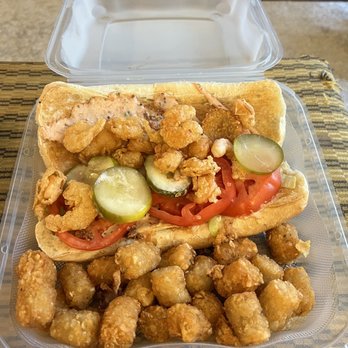 Ragtime - Shrimp po boy - Pubs Near Me - Arlington, Virginia
