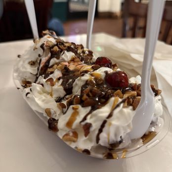 Tucker's Ice Cream - Banana split - Ice Cream & Frozen Yogurt Near Me - Alameda, California Tucker's Ice Cream - Banana split - Ice Cream & Frozen Yogurt Near Me - Alameda, California