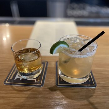Whiskey 'N Rye Smokehouse - Peachy old fashioned and a single malt whiskey - Barbeque Near Me - Solvang, California