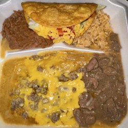Adam’s Den - Plato de Leon...enchiladas, crane guisada, taco...