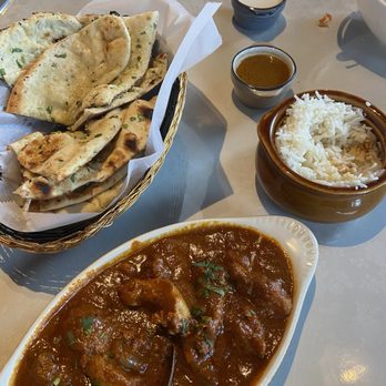 Persis Indian Grill & Bar - Chicken vindaloo and two orders of garlic naan - Indian Near Me - Corpus Christi, Texas Persis Indian Grill & Bar - Chicken vindaloo and two orders of garlic naan - Indian Near Me - Corpus Christi, Texas