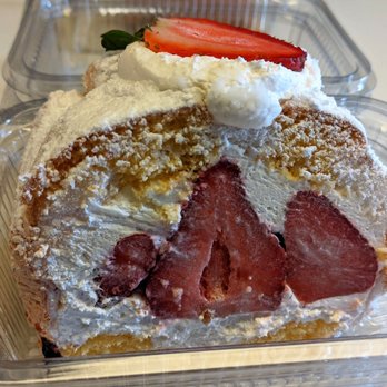 Çiğdem Pastanesi - 03/15/23 Strawberry Roll Cake - Bakeries Near Me - Istanbul, 34 Çiğdem Pastanesi - 03/15/23 Strawberry Roll Cake - Bakeries Near Me - Istanbul, 34