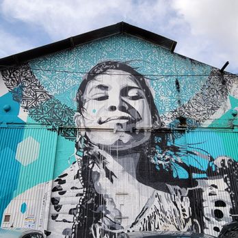 Darwin - Art on the old wherehouse walls - Community Service/Non-Profit Near Me - Bordeaux, 33
