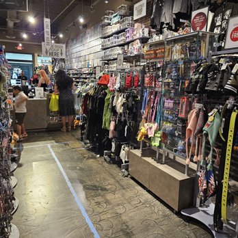 Hot Topic - Check out line - Accessories Near Me - Northridge, California