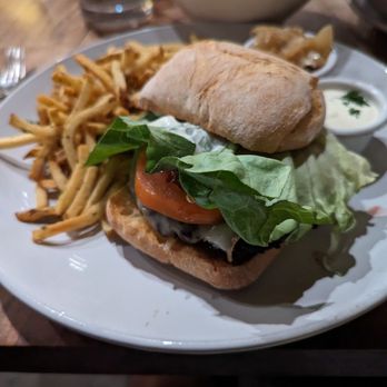Le Garage - Burger! August 2023 - French Near Me - Sausalito, California Le Garage - Burger! August 2023 - French Near Me - Sausalito, California