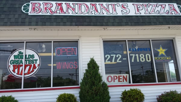 Brandanis Pizza by null