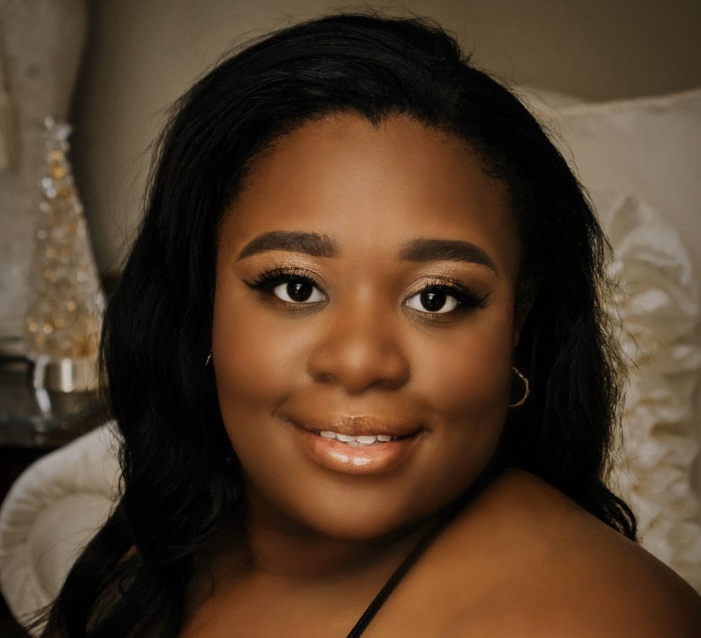 A Cosmetic Artistry Logo