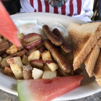 Banners Restaurant - Breakfast & Brunch Near Me - Conway, New Hampshire