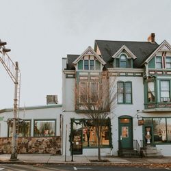 Loca Flora - Gettysburg PA Neighborhood flower shop.