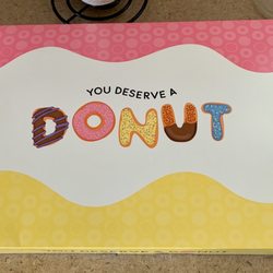 Golden Donuts & Breakfast - 12 round deliciousness in this cute box!