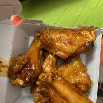 Buffalo Wild Wings - FEATHERS ON MY WINGS - Chicken Wings Near Me - Concord, North Carolina