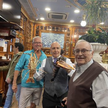 Taberna Ocaldiño - The owner was so nice to want to oblige us with a photo - Restaurants Near Me - Madrid, M