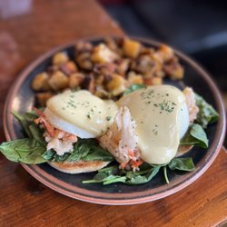 Bayside American Cafe - Lobster Benedict (~$30)