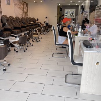 Gloss & Feathers - Nail Salons Near Me - Phoenix, Arizona Gloss & Feathers - Nail Salons Near Me - Phoenix, Arizona