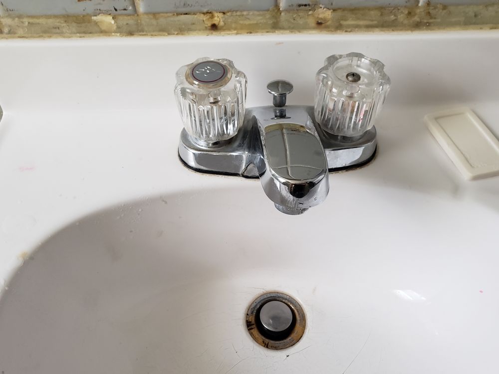 HORSE CAVE MOTEL Updated August 2024 58 Photos & 21 Reviews 319 S