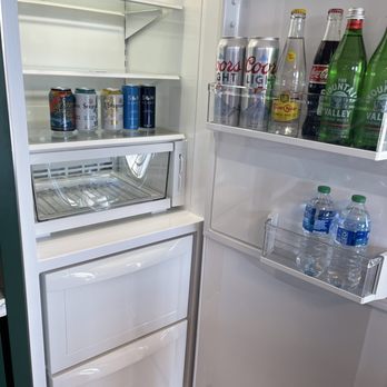 The Rally Hotel - Nice cold drinks for your arrival - Hotels Near Me - Denver, Colorado The Rally Hotel - Nice cold drinks for your arrival - Hotels Near Me - Denver, Colorado