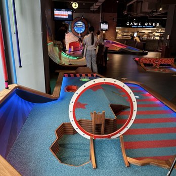 Puttshack - Miami - Mini Golf Near Me - Miami, Florida
