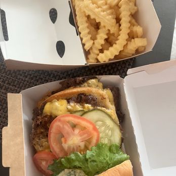 Shake Shack Mary Brickell Village - Fast Food Near Me - Miami, Florida Shake Shack Mary Brickell Village - Fast Food Near Me - Miami, Florida