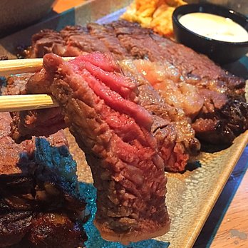 Moku Kitchen - Prime Rib - Cocktail Bars Near Me - Honolulu, Hawaii