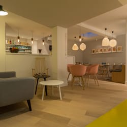 Mombini - Un espace café où les parents peuvent souffler. Ouf!