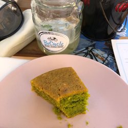 BeCycle - Spinat-Kuchen und Limonade