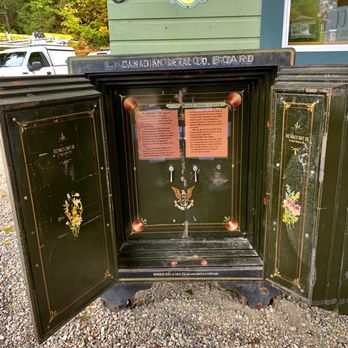 Frog Peak Cafe - The safe of curiosities - Cafes Near Me - Crescent Valley, British Columbia